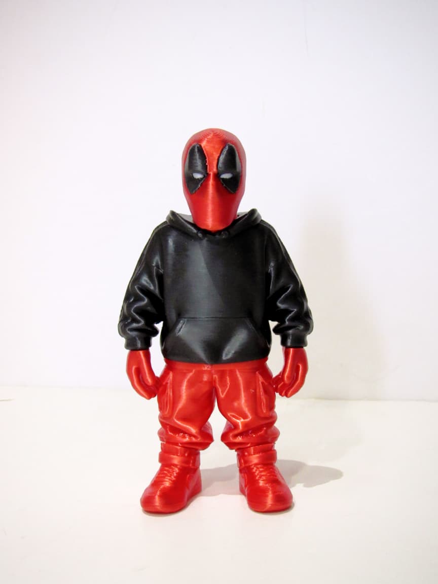 WhatsApp Image 2026-07-20 at 15.49.30 (3) Boneco Deadpool 15cm Decorativo | Impressão 3D Colecionável - Imagem 1